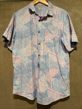 Paradise Now Hawaii men’s aloha shirt button down medium wailuku pattern